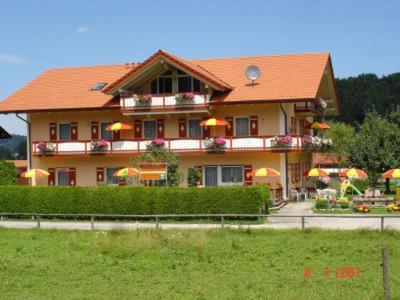 Dangl Gbr, Gaestehaus Sonnenhof - Inkl. Chiemgau Karte Bergen (Bavaria)